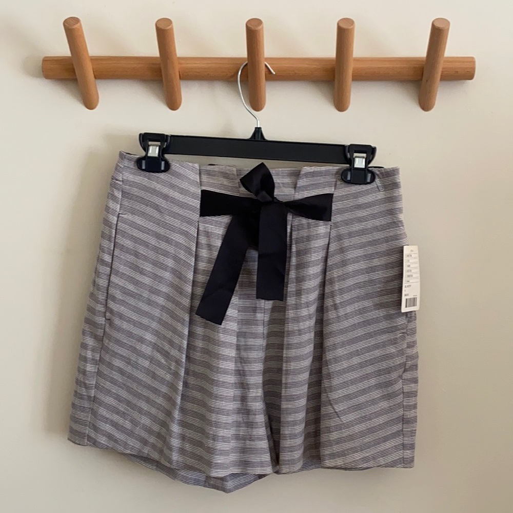 ANTHROPOLOGIE shorts! *BRAND NEW w/ TAGS! Size 4